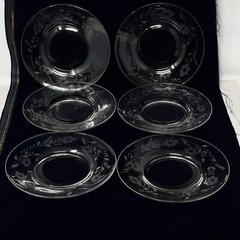 Vintage Set of 6 Depression Etched Leaf & Berry Flowers in Glass 8″ Salad Plates