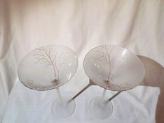 (2) BELVEDERE Grand Martini Glasses – Cold Activated Frosted Trees – MINT
