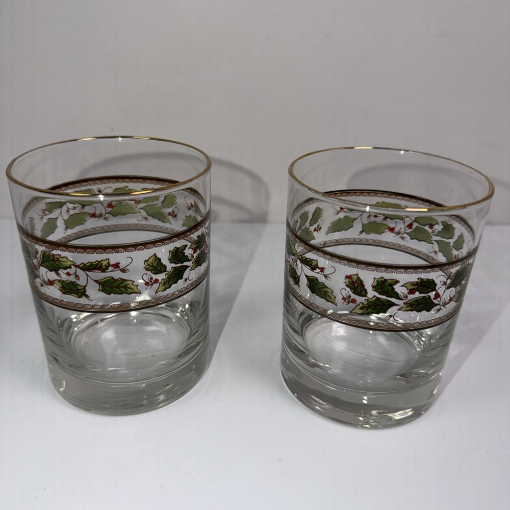 12 Oz Vtg Holly & Berries Lowball Glasses 4 1/8” T, 3-1/8″D, Gold Rims Lot Of 2