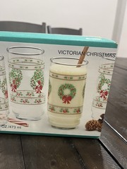 Vtg Victorian Christmas Wreaths Cooler Glasses Indiana 8 Glass Tumblers Holly