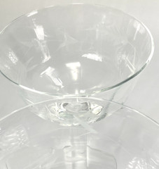Pretty Crystal Etched Optical Wine Glasses 5 3/4″ with a 6oz Capacity