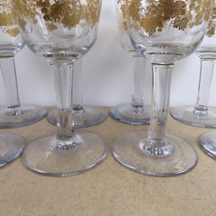 8 Antique Blown Glass Water or Wine Goblets Gold Grape Vine Design 7.5″ Tall VGC