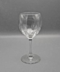 7″ Clear Optic Bowl Wine Glass with Smooth Stem