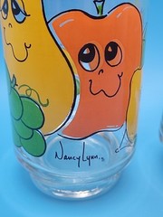 Set of 2 Vintage Anchor Hocking Nancy Lynn Anthropomorphic Smiling Fruit Glasses