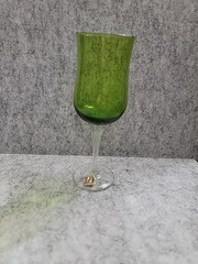 Vtg Peedee Hand Blown Tulip Wine Glass Green Clear Twisted Stem Made In Japan