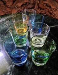 NEW VILLEROY & BOCH ART DECO MULTICOLOR CRYSTAL & GLASS WHISKEY BAR GLASSES SET