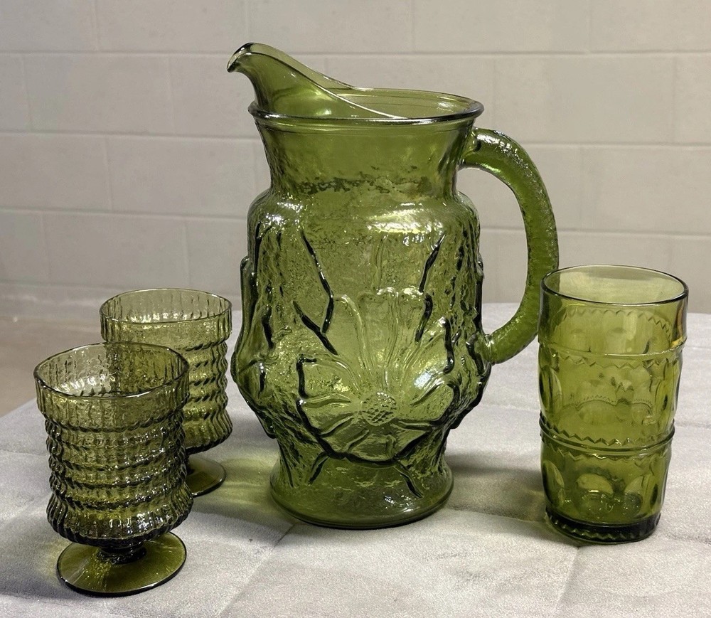 VTG 64 oz Anchor Hocking Avocado Green Rainflower Pitcher 3 Mismatched Glasses