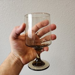 4 Tawny Accentby LIBBEY GLASS COMPANY Footed Wine Smoke 6″