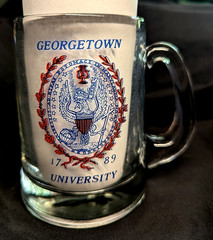 GEORGETOWN UNIVERSITY ADVERTISING BARWARE GLASS MUG/STEIN 4 3/4″