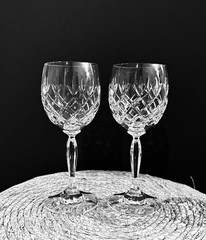 Set Of 2 Scott Swiesel Germany Wessex Crystal Wine Glasses 7 1/4 Inches Tall