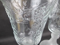Vintage Tiara Exclusive Clear Glass Lord’s Last Supper Wine Goblets – Set of 2