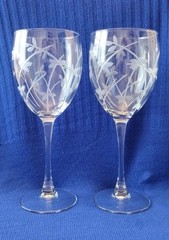 2 Crystal Wine/Water Goblets «Heritage» by Princess House Floral/Leaf Etching