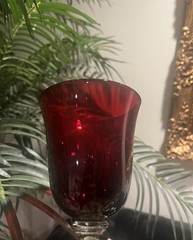 VINTAGE «KNIGHTS TALE» RUBY RED WINE GOBLETS 14 OZ /7.25″ TALL BY ARC~SET OF 3