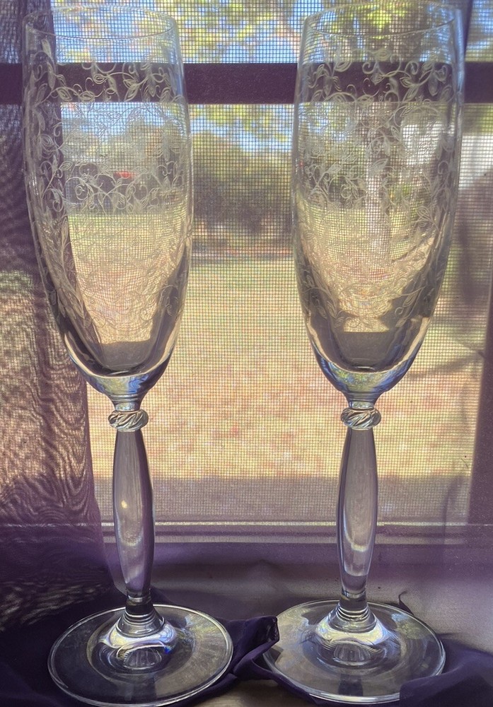 Ornate Etched Floral Champagne Glasses Flutes 8.5″ Set of 2 NEW COND