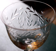 Vtg Set 7 HAND BEVEL CUT Wine Glasses CROSSED WREATH FLORAL/ Bulb Stem 4.75″