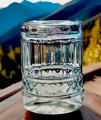 VTG. RAISED CRISS CROSS Band Ribbed Bottom 14oz Juice Rock Clear 4.25” Glass