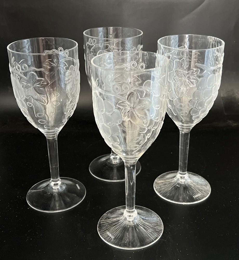 Set Of 4 Acrylic Plastic Raised Grapes Wine Glass Stemmed 7½» Tall