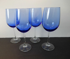 Cobalt Blue Ombre Wine Glasses 18 oz Clear Stem Goblets 9.25″ Set of 4