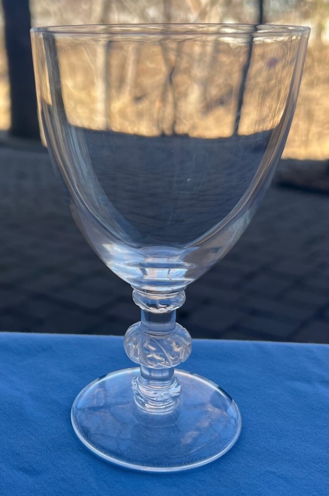 Lalique Crystal Saint Hubert Bordeaux Wine Goblet 5 1/4 Inches France Mint!