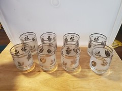 VINTAGE DRINKING GLASSES LIBBEY FROSTED LEAF SILVER 3″ Juice Set of 8 EUC