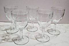 Standard Glass Co Wine Glass Set 5 Stemmed Etched 6-7/8″ Criss Cross Banded VTG