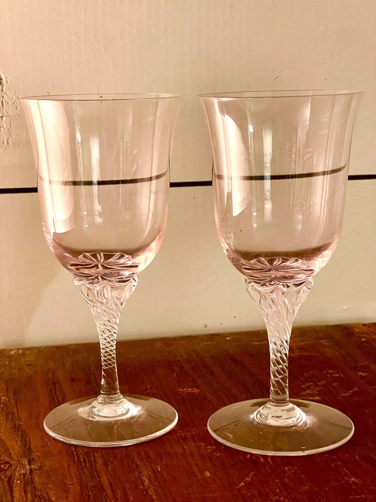 Set 2 Hawthorne Coral Pink By SASAKI Blown Water Wine Goblets Glass 7 1/8″