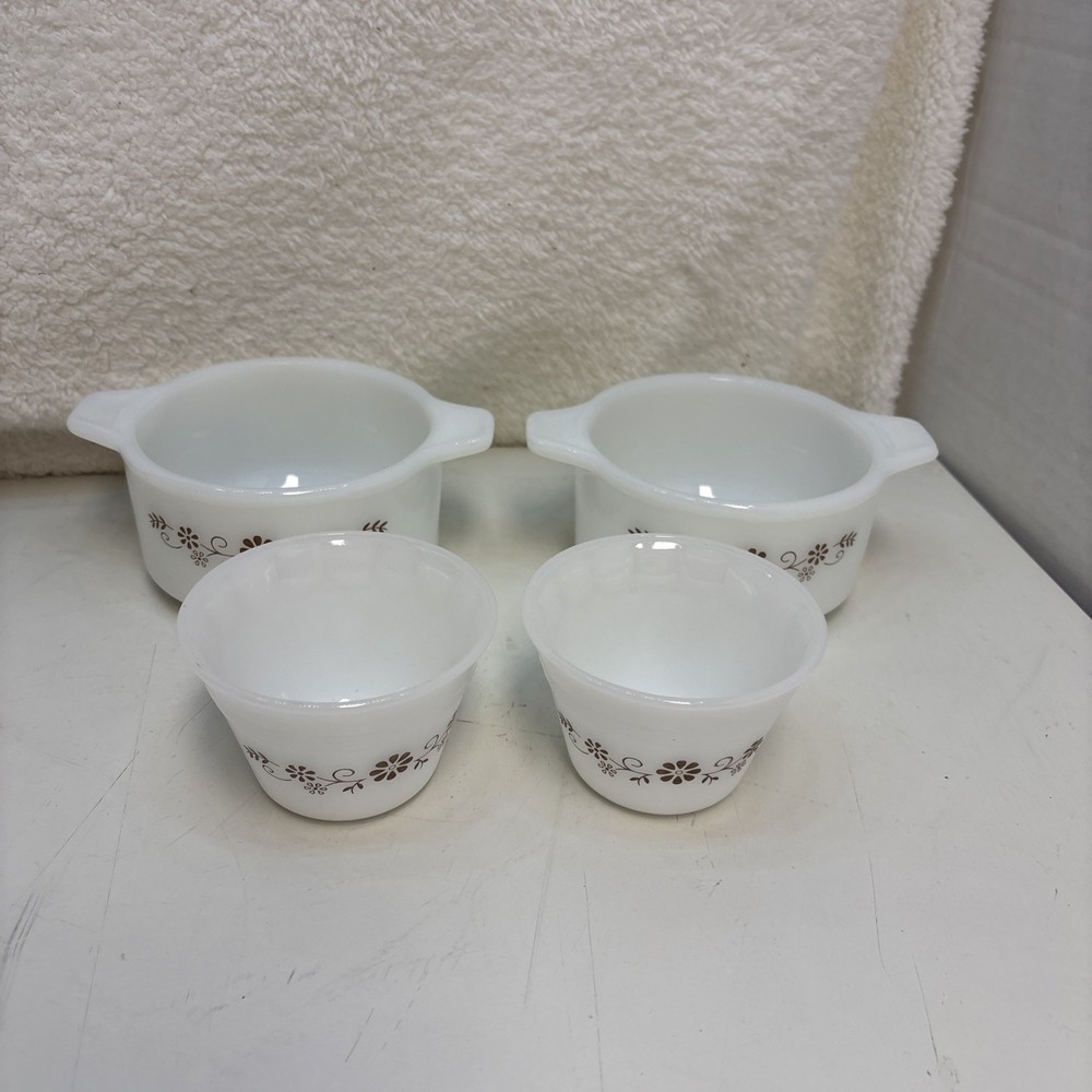 DYNAWARE PYR-O-REY Milk Glass Brown Daisy Bowls (2) & Custard Cups (2)