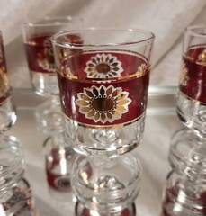 4 Vintage Luminarc Aperitif/ Sherry Glasses «Cavalier» Red / Gold + Brass Tray