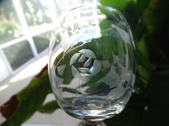 Romanian Blown Crystal Gray Cut Rose Leaves Bulbous Stem 6.5oz Wine Glass EUC