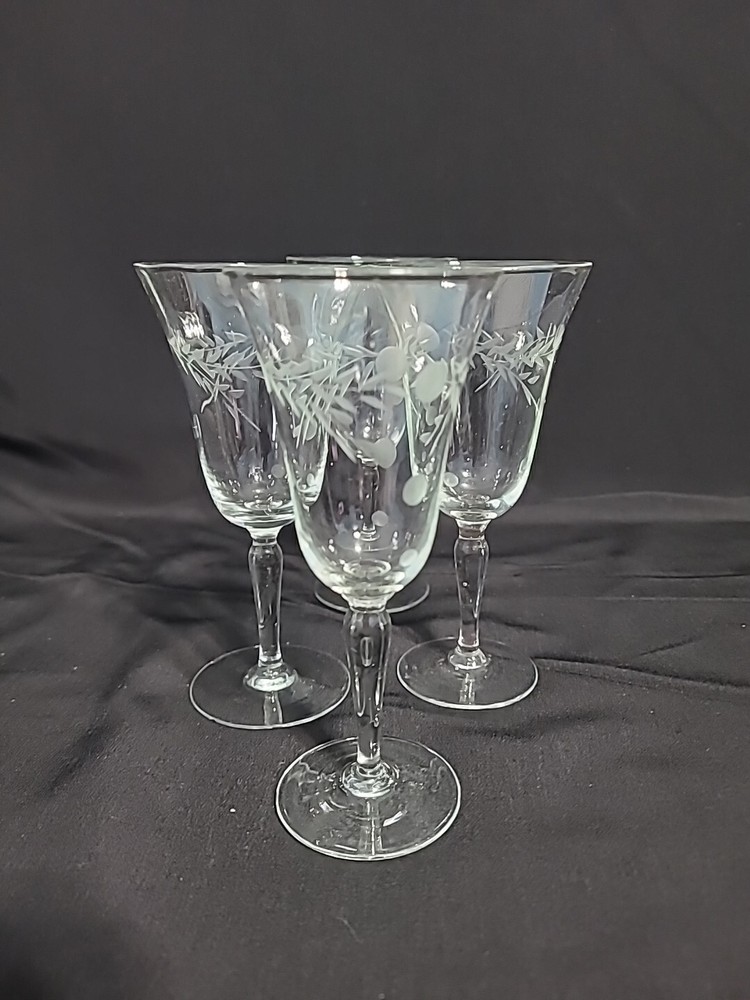 CORDIAL GLASSES WITH ETCHED FLORAL DESIGN SET OF 4