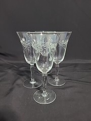 CORDIAL GLASSES WITH ETCHED FLORAL DESIGN SET OF 4