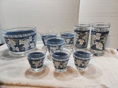 Vtg HAZEL ATLAS 9 Pc BARWARE SET – Blue/White Grapes- 4/8/10oz- And Ice Bucket