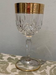 Stunning Set of 6 Vintage Crystal Wine Glasses 7″ Tall Gold Trim