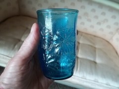 Vtg 2 TURQUOISE Blue Daisy Floral JUICE GLASSES 4 oz.