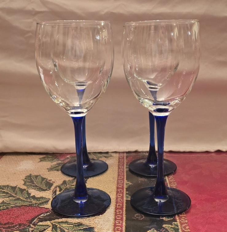 4 Cristal D’Arques Neptune 7.75” Water/Wine Glasses Goblets Cobalt Blue Stem EUC