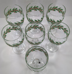 Set of 7 Libbey Christmas Holiday Holly Iced Tea Glasses Stemware Goblets