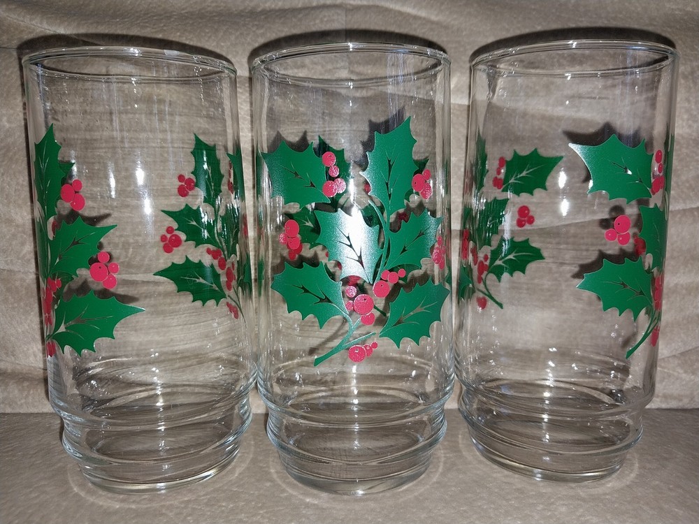 12 Pc Set Vintage Holly & Berries Christmas Holiday Beverage Tumblers 6″