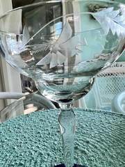 Weston Louie Glass Optic Etched Champagne goblet w/cobalt blue foot 6 Oz