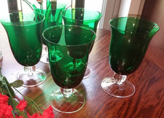Set Of 5 Holiday Gems Emerald Green Water Wine Glass Goblet 7″ Glasses (87)