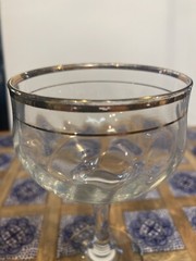 Beautiful Crystal Thumb Print and Gold Trim Stem Wine Glasses 4 Piece