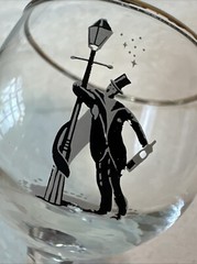 SINGING IN THE RAIN Bent Stem Cordial Glass Vintage Gold Leaf Rim Barware m464