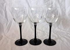 Luminarc France DOMINO Black Stem Wine Glasses 7.75″ Tall (Set of 3)