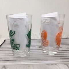 2 Vtg Kraft Swanky Swig Juice Glass Dog Cat RoosterBunny Kiddie Cups 4″ MCM