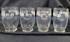 4 Vintage Pyrex White Gooseberry 4 1/2″ Tall Juice Tumbler Drinking Glasses