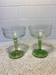 1930s vintage Anchor Hocking circle pattern stemware green stem Set of 2