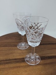 Pair Of Rosses CRYSTAL TYRONE Cut 6.5″ Tall White WINE GLASS Star Base