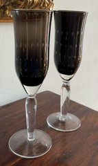 Two Great Black/Smokey Wine Glasses Long Stem Controlled Bubbles – Art Deco