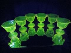 6 «Octagonal Amethyst» Dessert Cups / Champagne Glasses Purple UV Reactive RARE