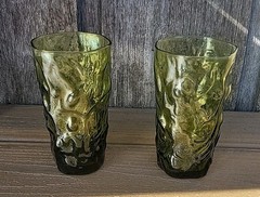 2 Seneca Morgantown Avocado Green Crinkle Driftwood Tumbler 5 1/8″ Tall 12 Oz