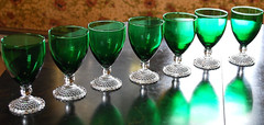 Vtg Set 7 ANCHOR HOCKING FOREST GREEN/ CLEAR BUBBLE FOOT Water Goblets 5 5/8″